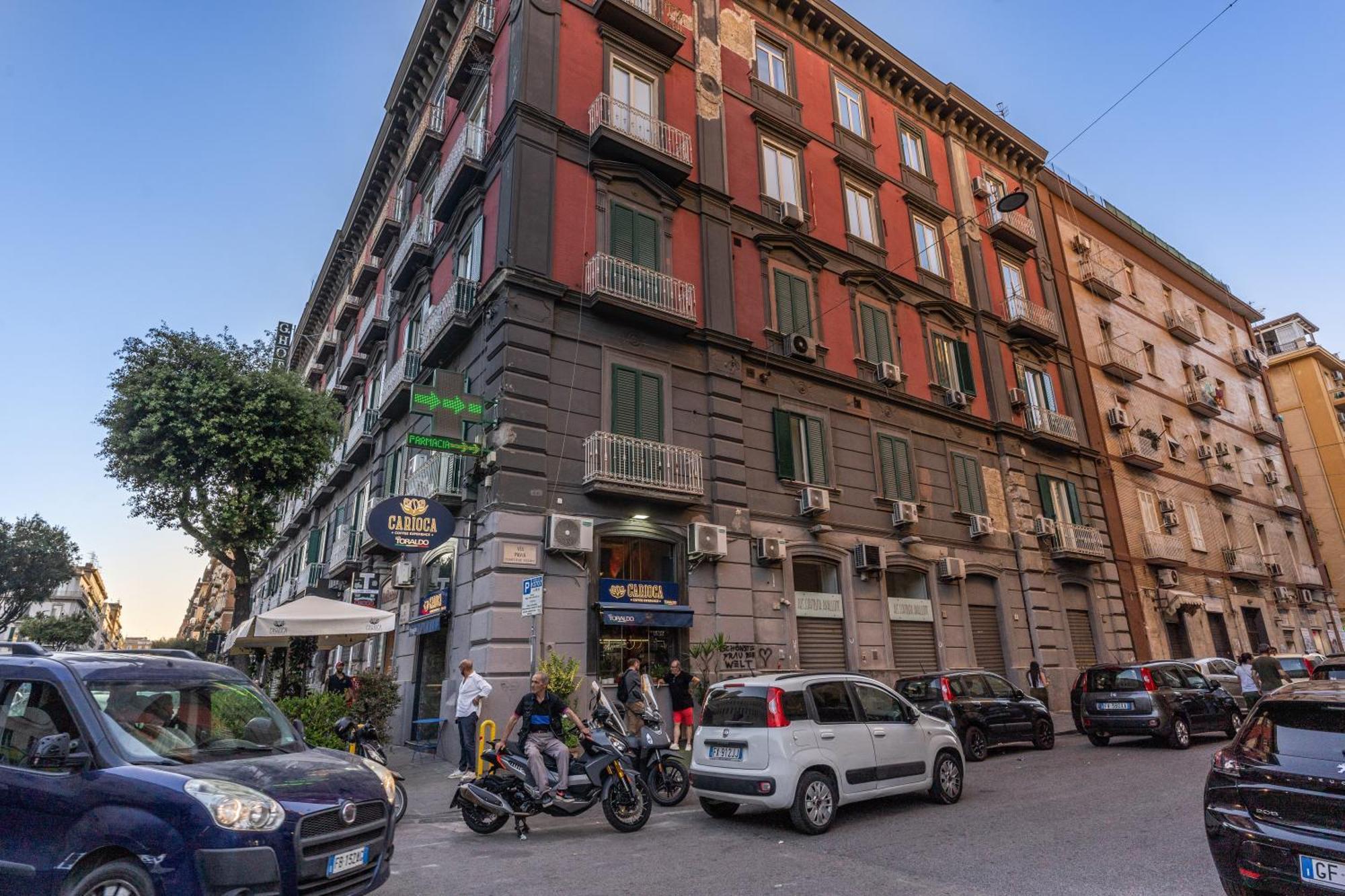 Camera e Caffé DeLuxe Napoli Esterno foto