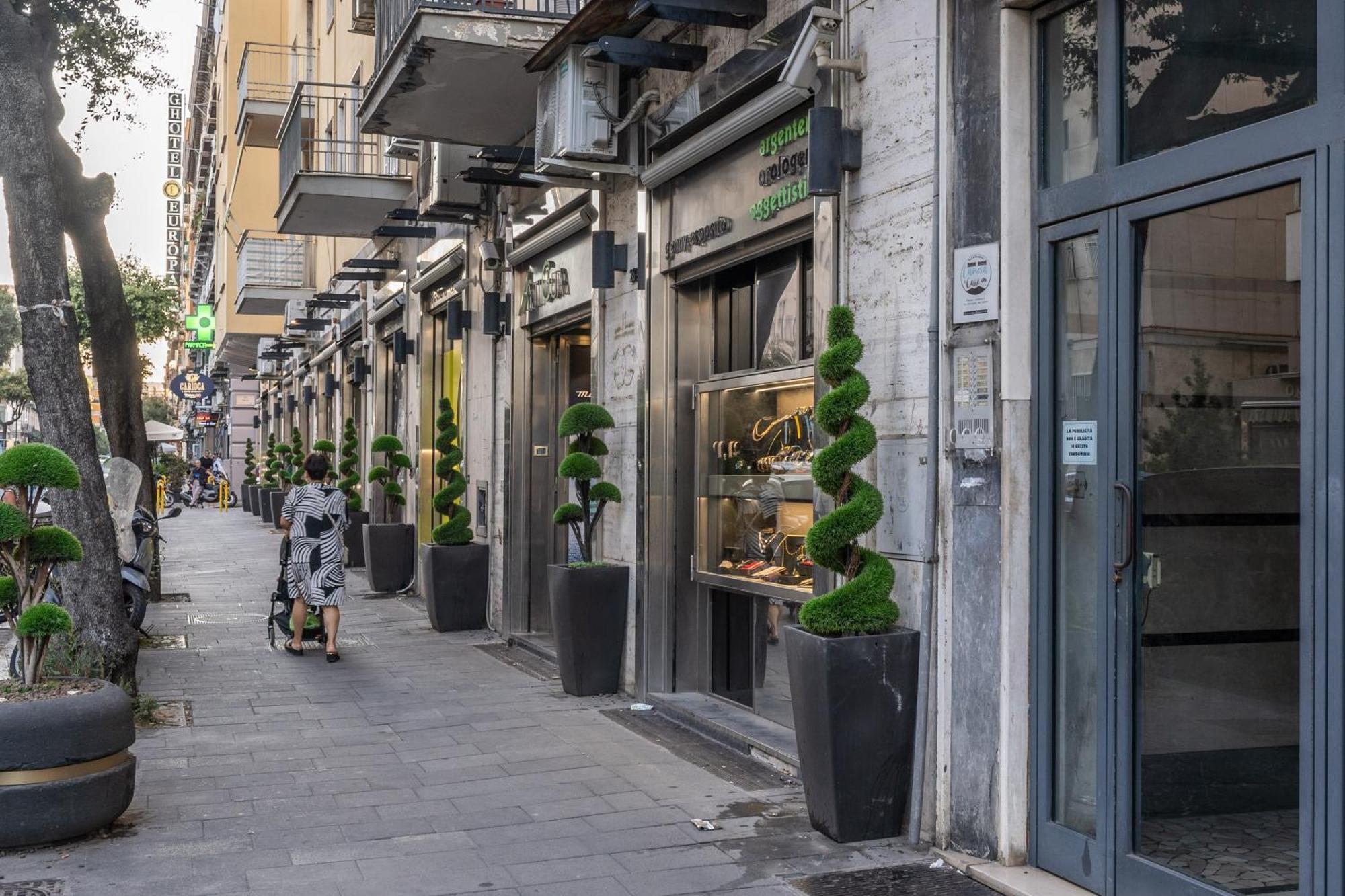 Camera e Caffé DeLuxe Napoli Esterno foto